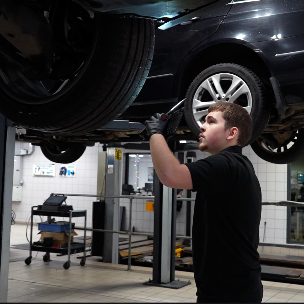 Technical and workshop careers at Eastern Western Motor Group